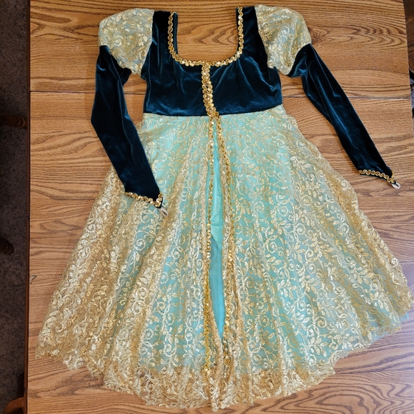 Star Styled Dresses & Skirts - Greensleeves Dress